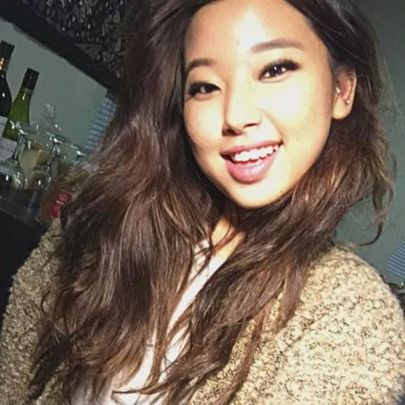 Meet your Posher, Yewon - Picture 1 of 1